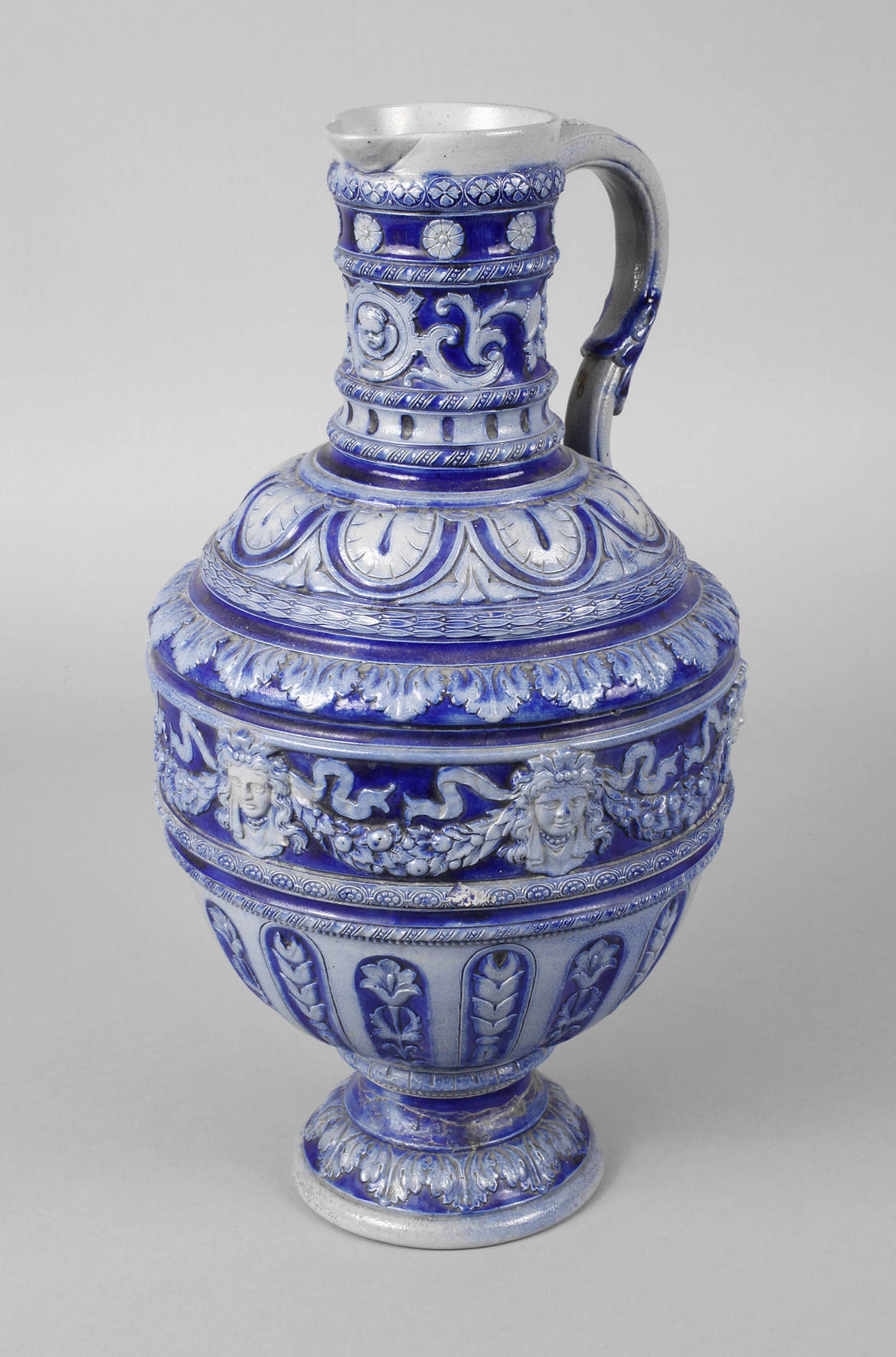 Große Historismuskanne