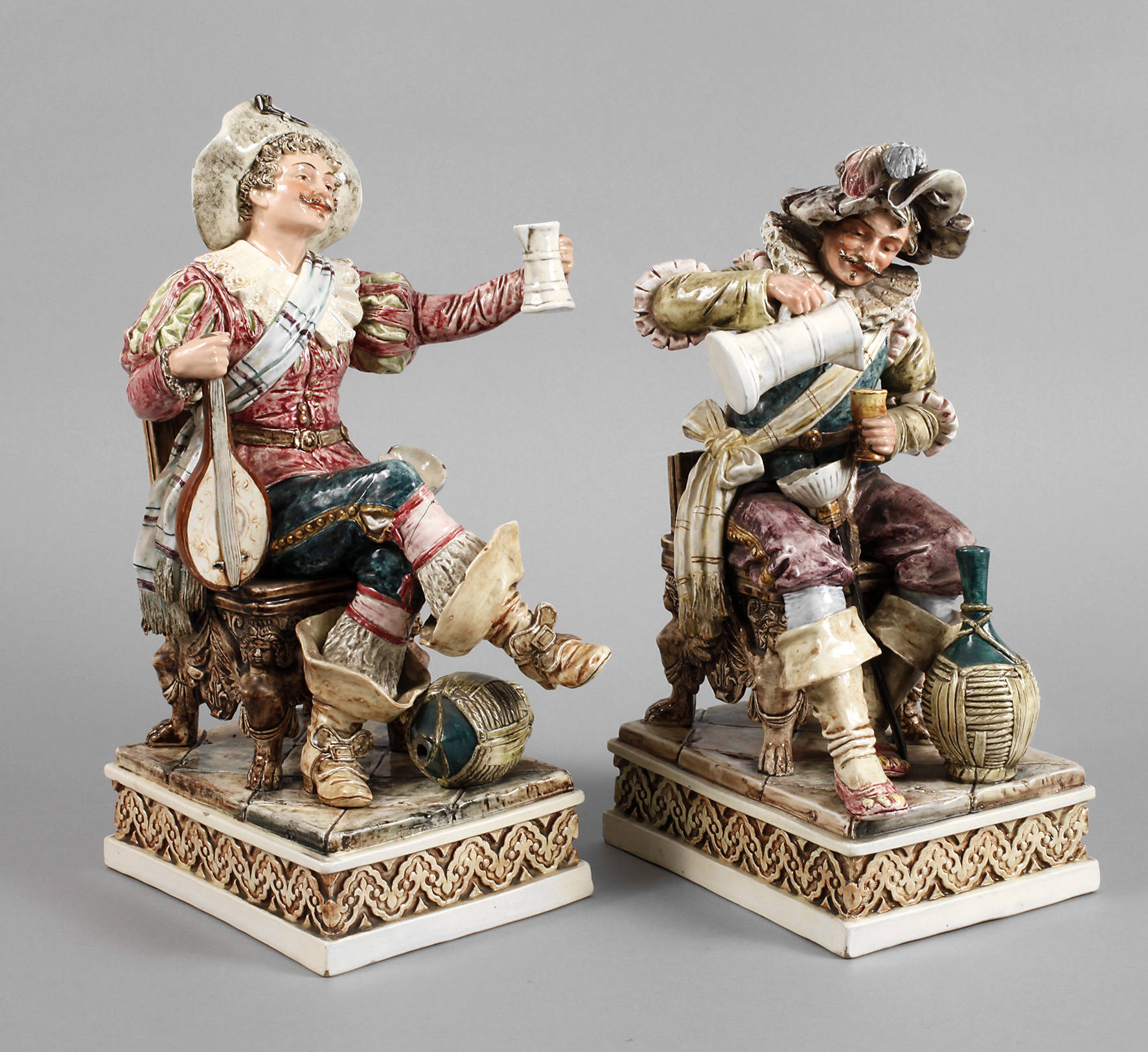 Zwei Historismusfiguren