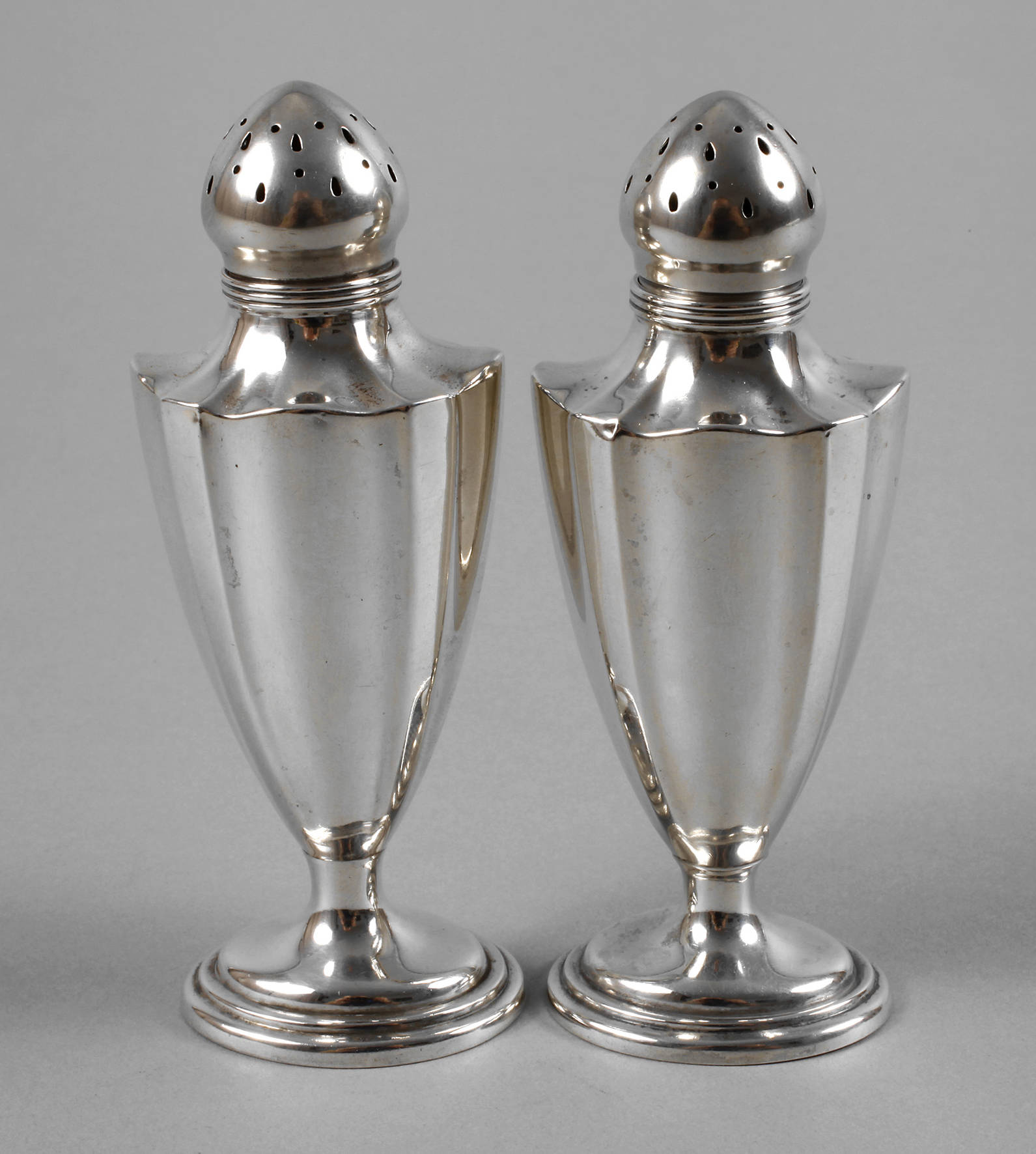 England Salz- und Pfefferstreuer