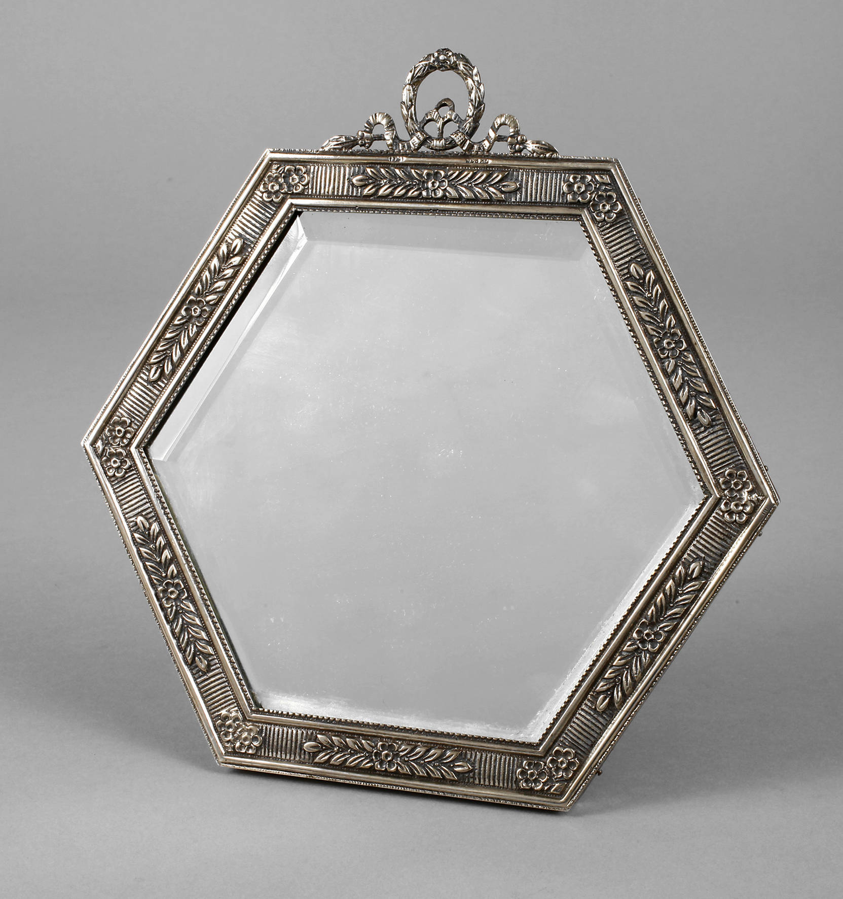 Spiegel im Silberrahmen