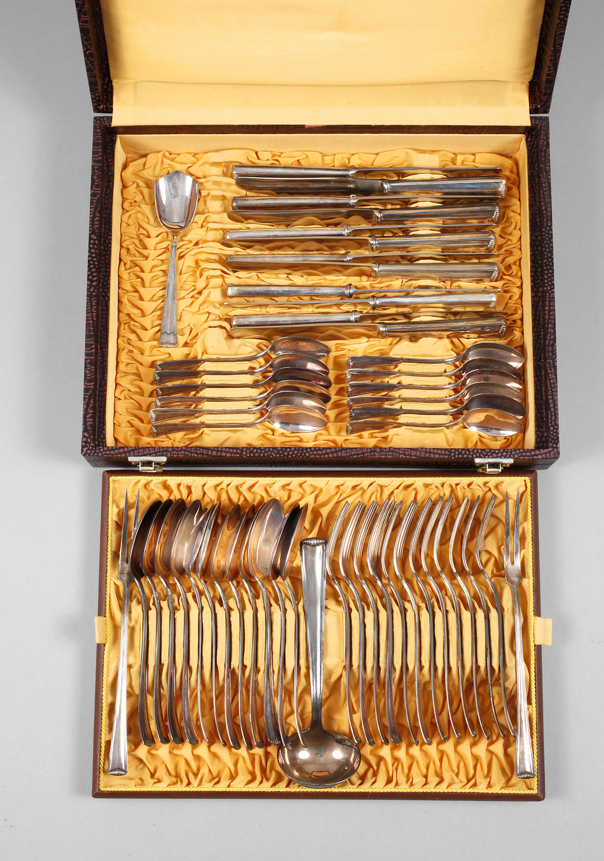 Silberbesteck im Kasten