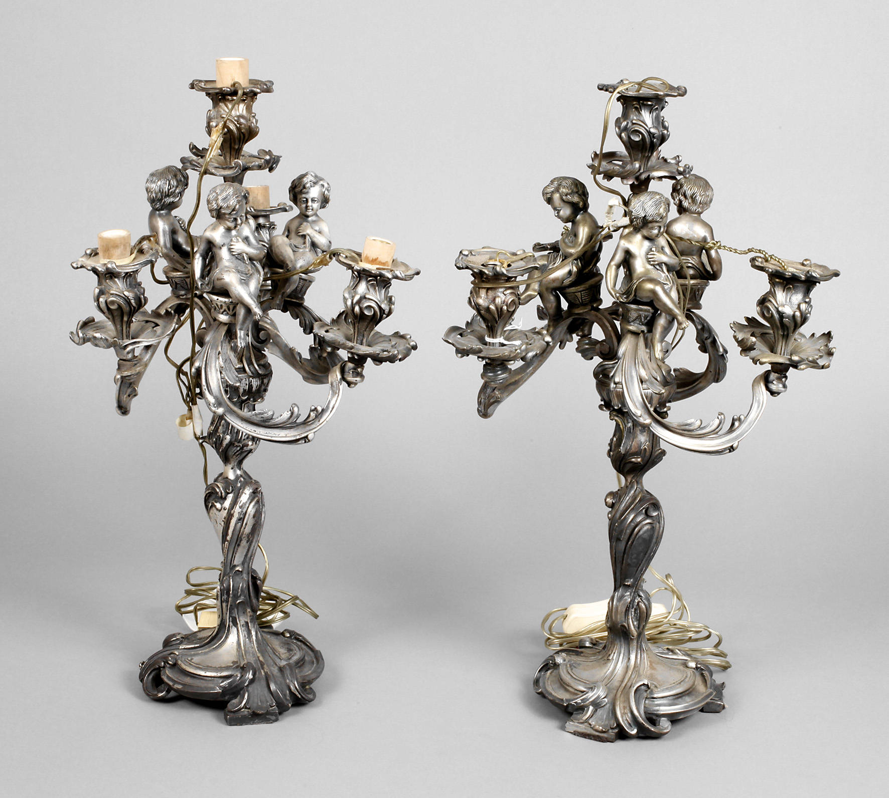 Paar Leuchter mit Putten