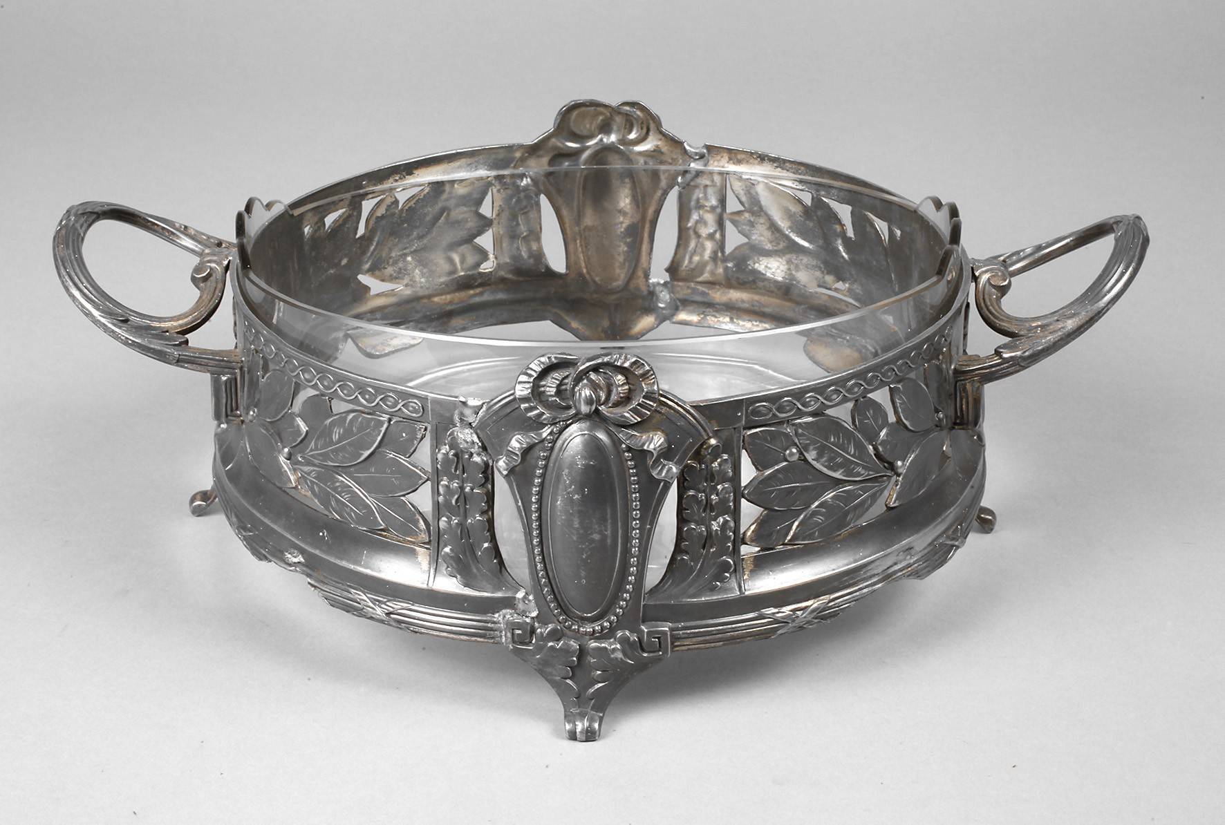 Jugendstilschale mit Lorbeerlaub