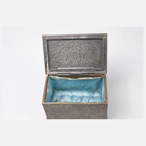 Feine Eisenschatulle