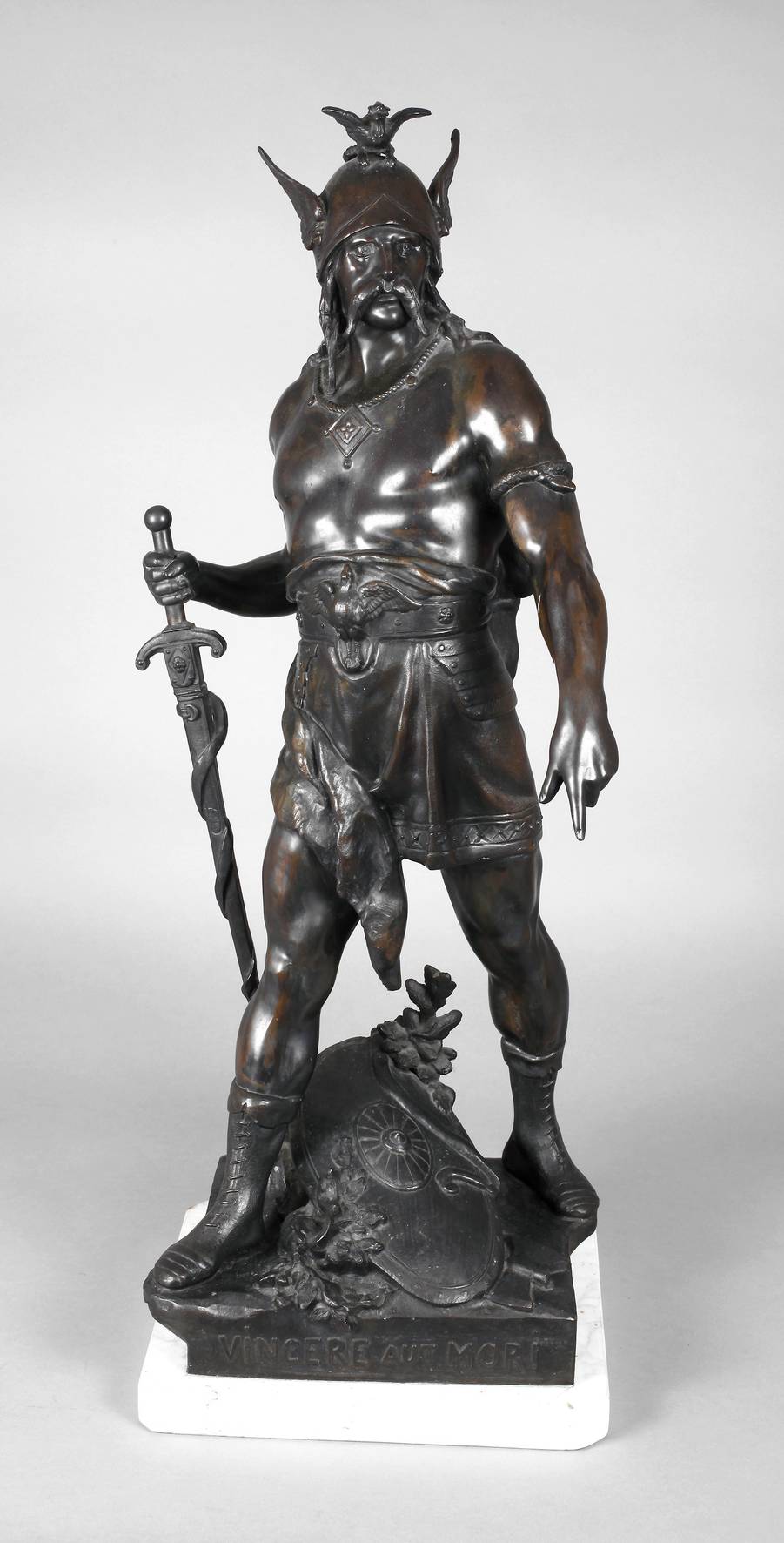 Große Kriegerplastik  Vercingetorix nach Emile Louis Picault