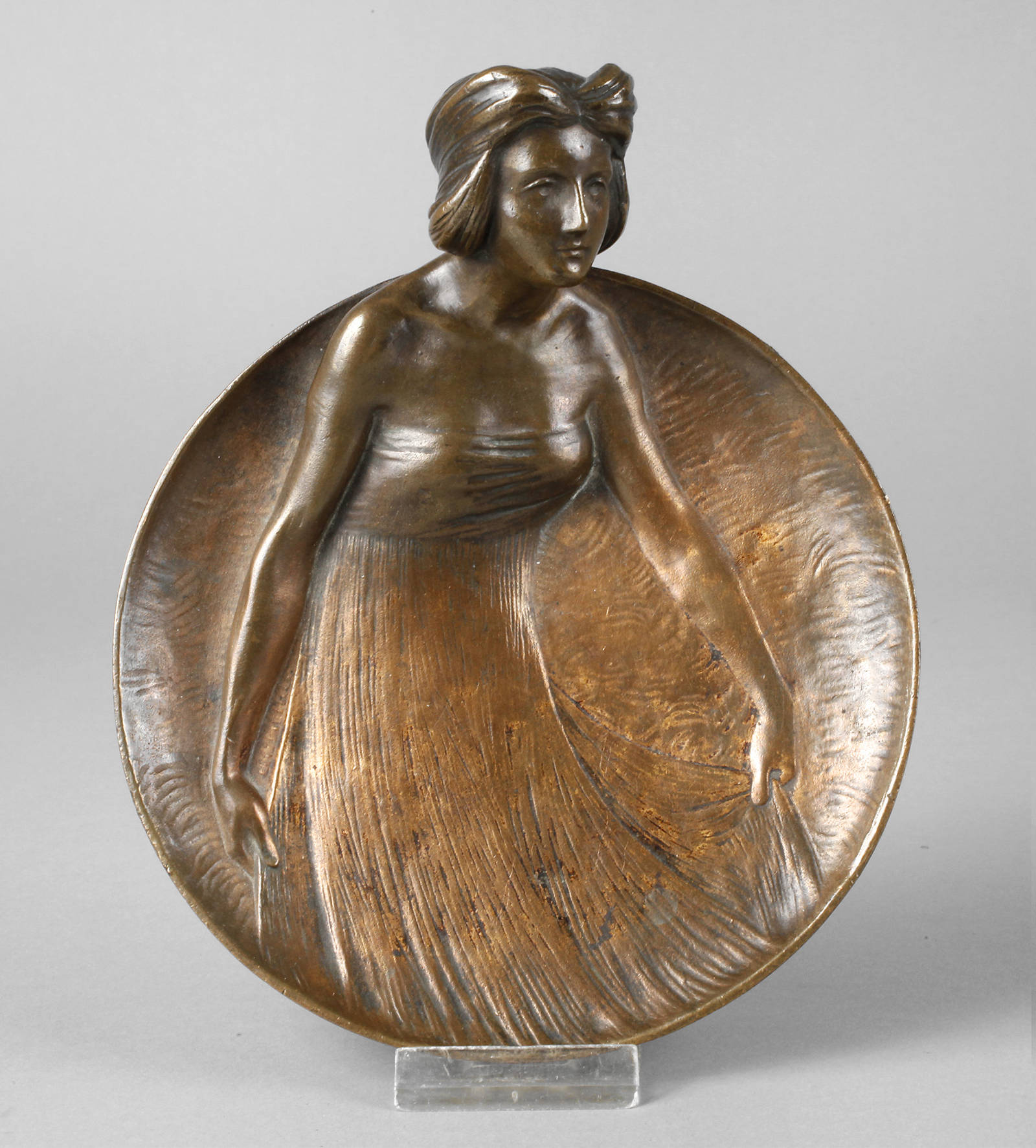 Gustav Gurschner, Schale mit Jugendstilschönheit