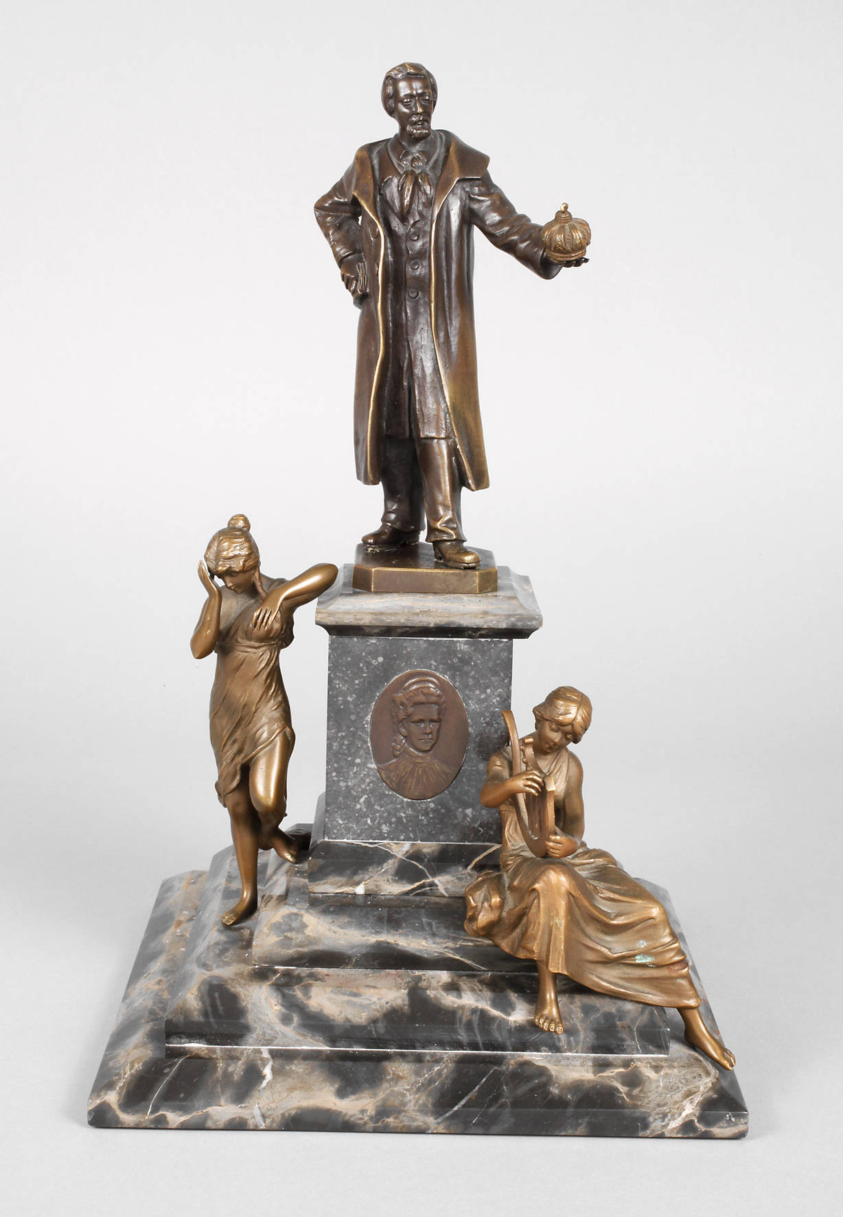 Helmuth Schievelkamp, Bronze Denkmal