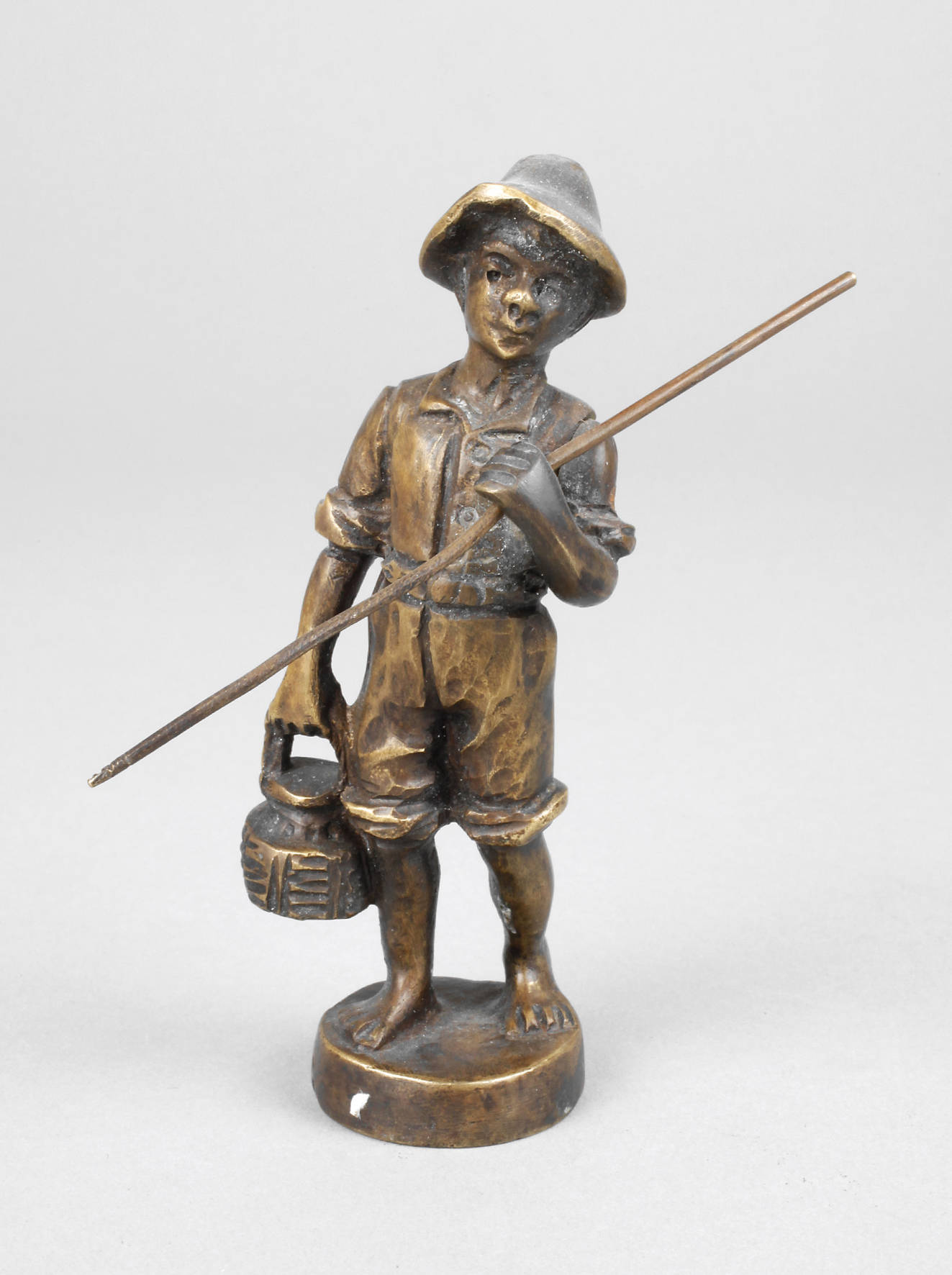 Bronze Fischerjunge