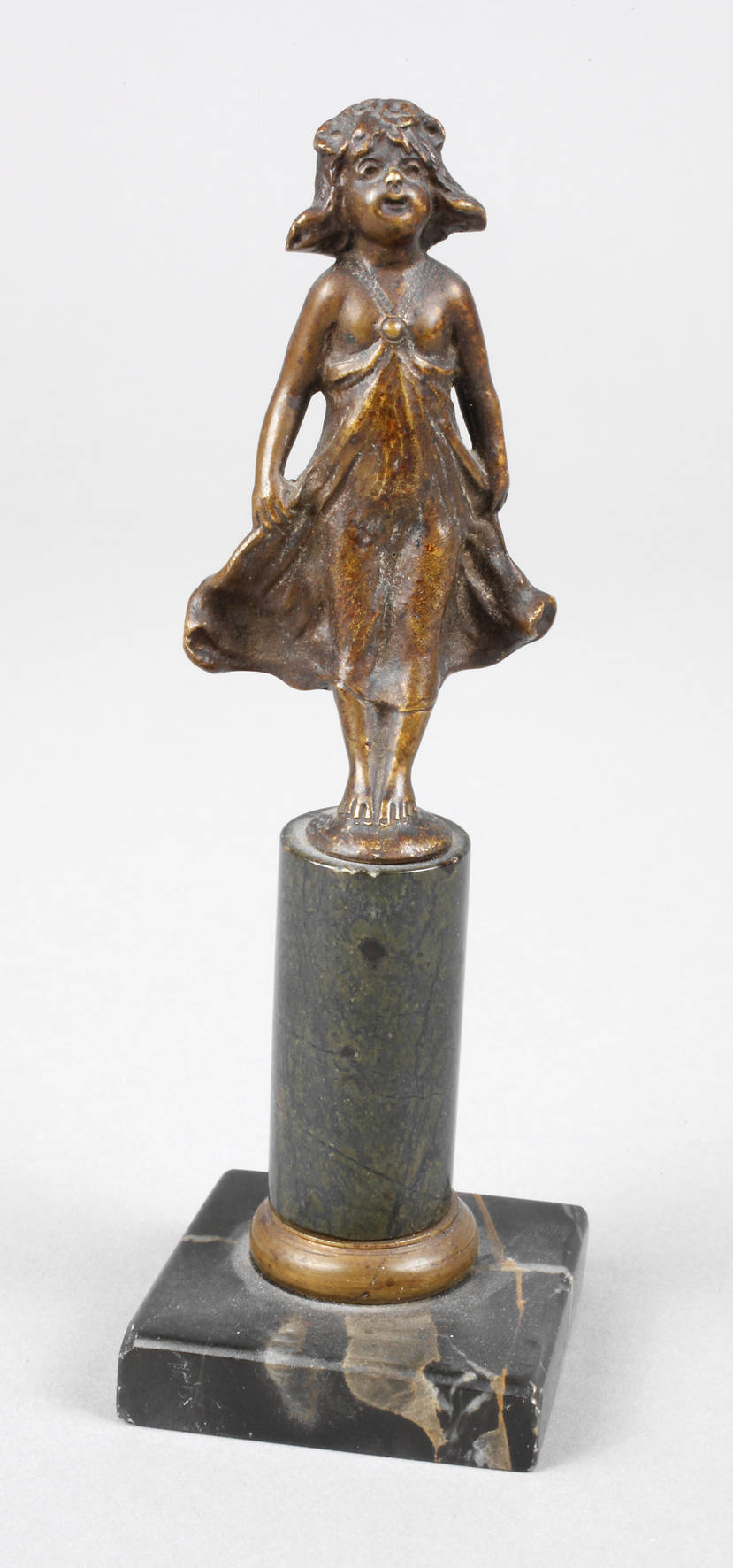 Miniaturbronze Jugendstilmädchen