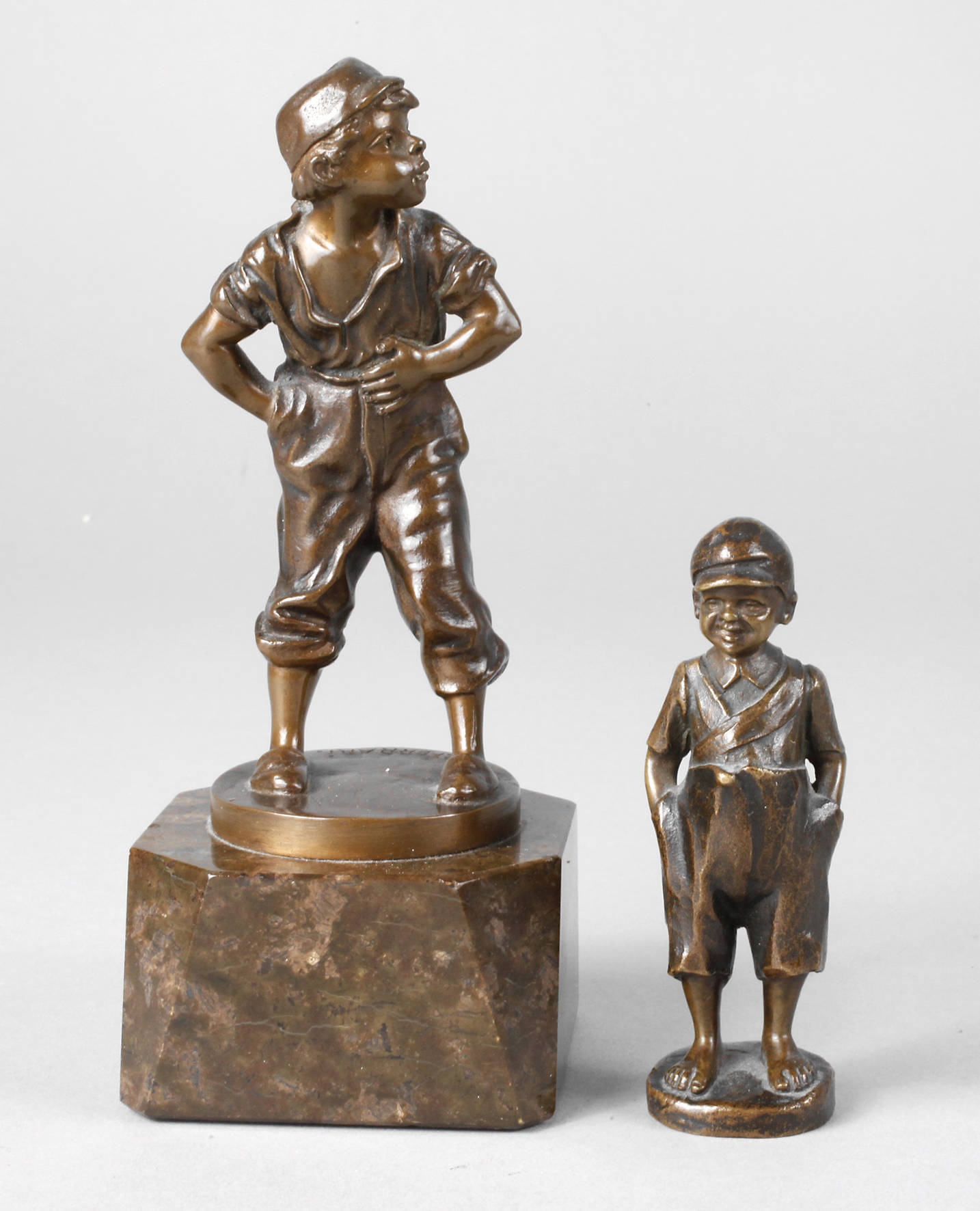Zwei Gassenjungen als Kleinbronzen