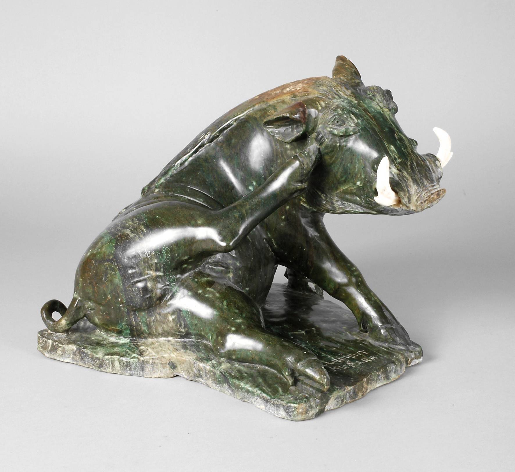 Clement Kupara, Jadeskulptur Warzenschwein