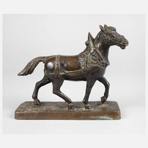 Bronze Pferd in alpenländischer Anspannung