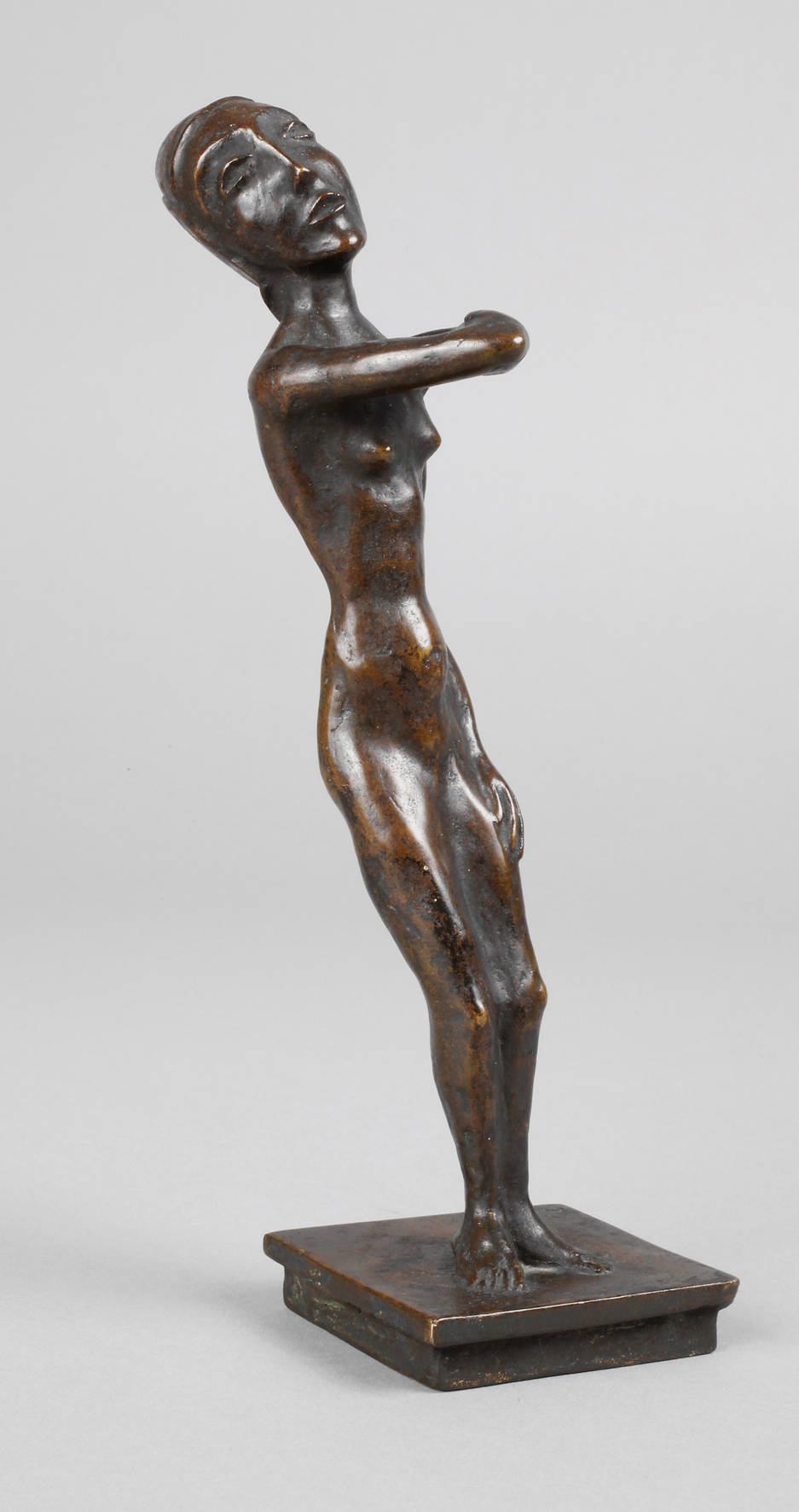 Otto Coester, stehender Mädchenakt