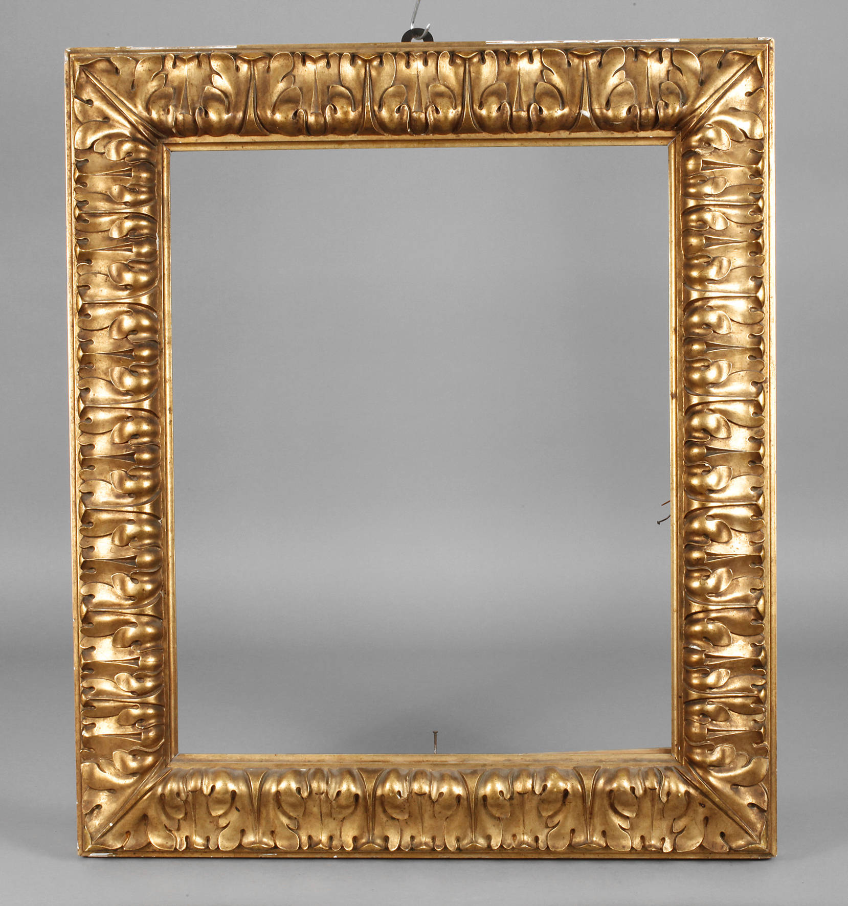 Breiter Jugendstilgoldstuckrahmen