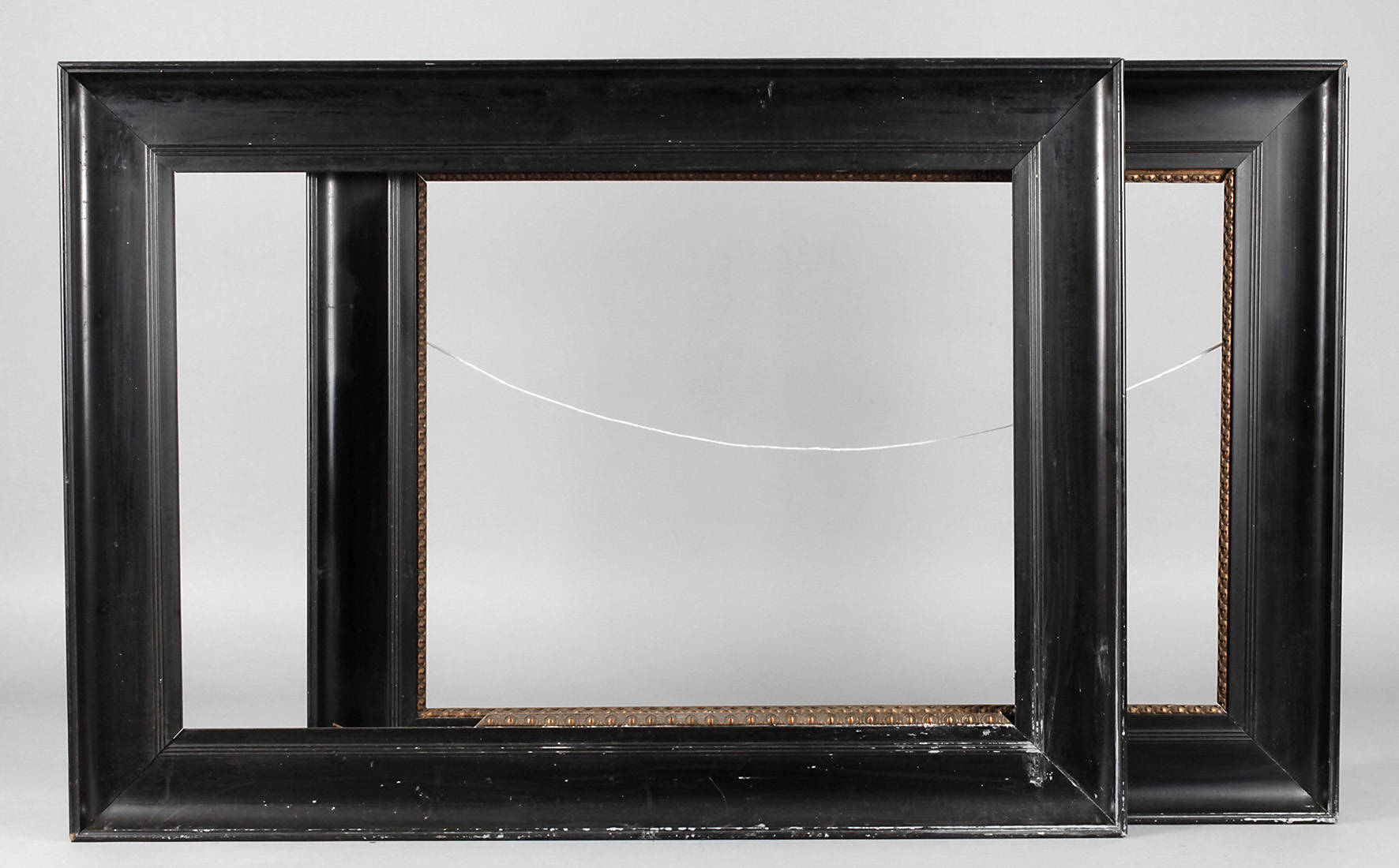 Paar breite Lackleisten