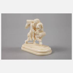 Elfenbeinplastik Bernhardiner mit Kind auf dem Rücken