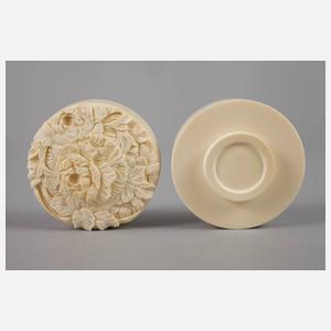 Geschnitzte Elfenbeindose