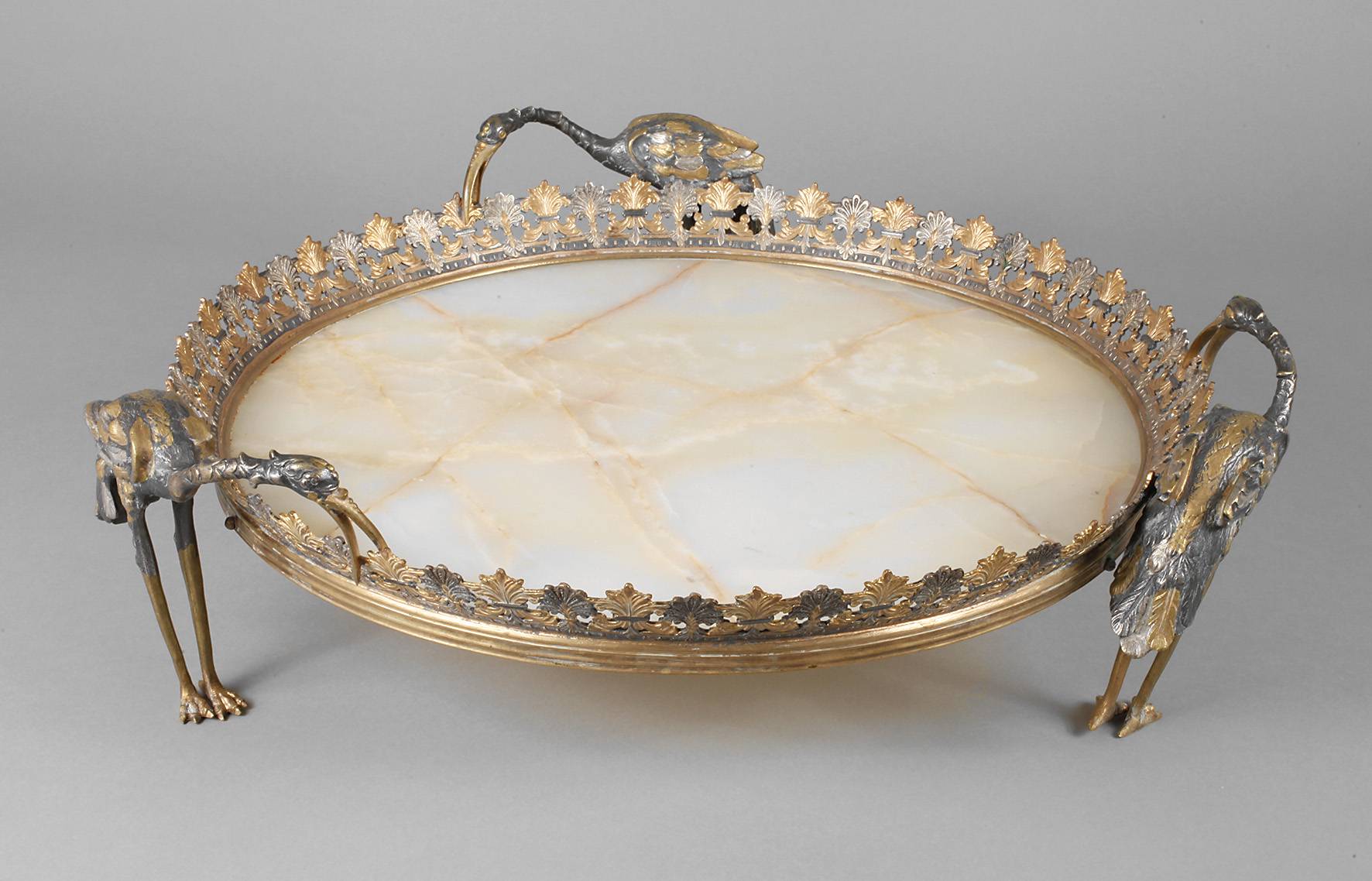 Übergroßer Tafelaufsatz