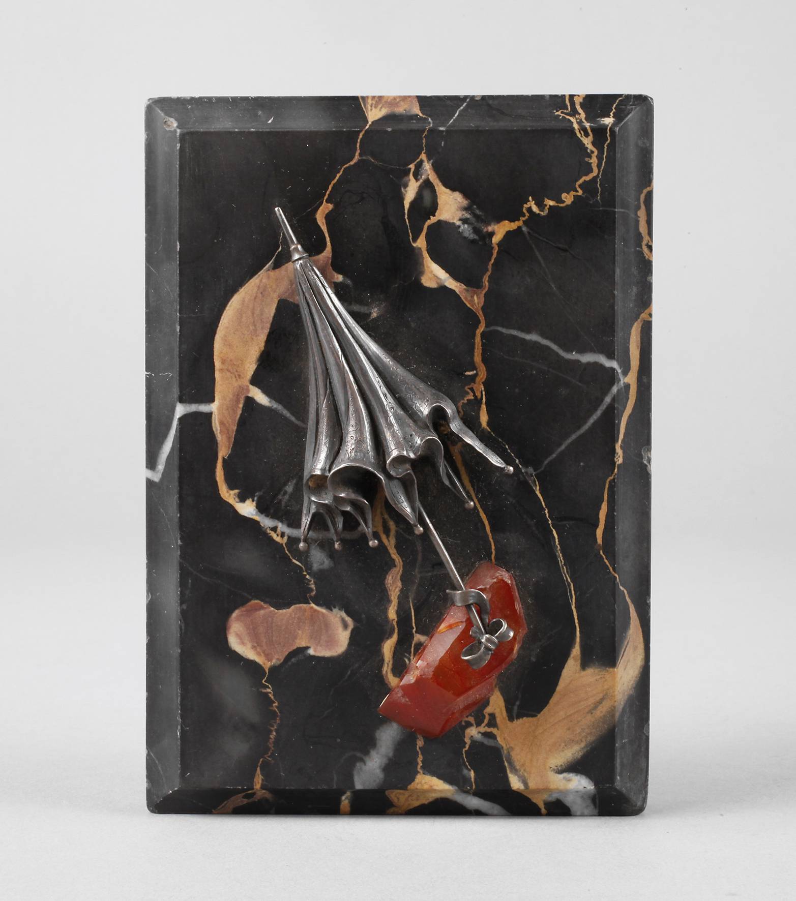 Briefbeschwerer mit Silbermontierung