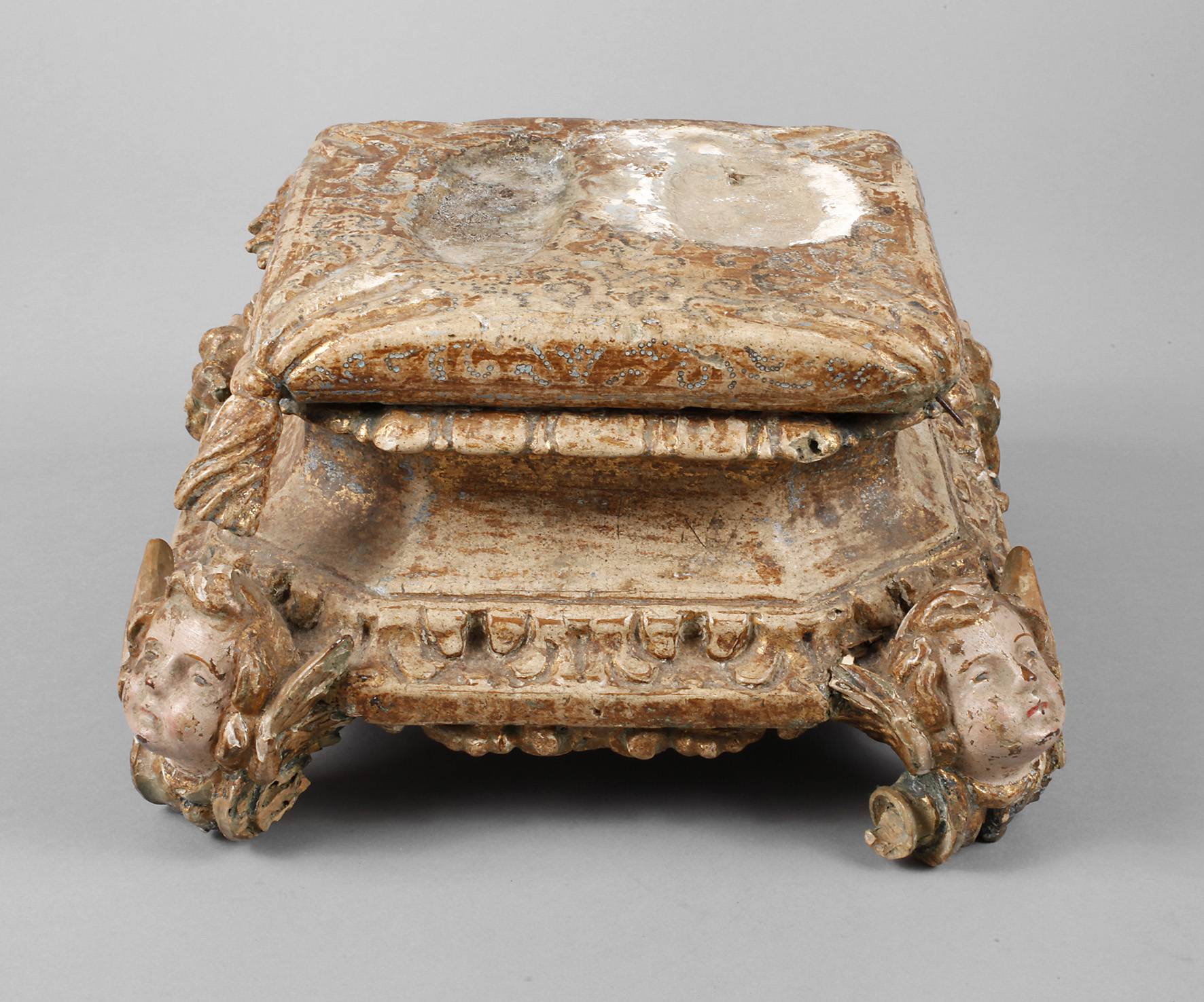 Geschnitzter Sockel Barock