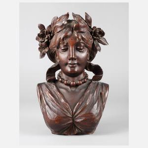 Geschnitzte Damenbüste