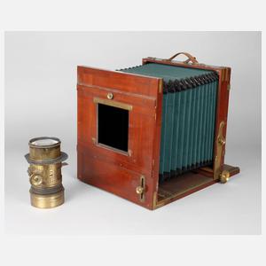 Große Plattenkamera und Objektiv