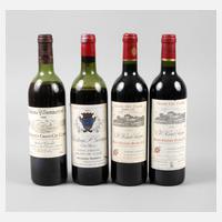 Vier Flaschen Rotwein111