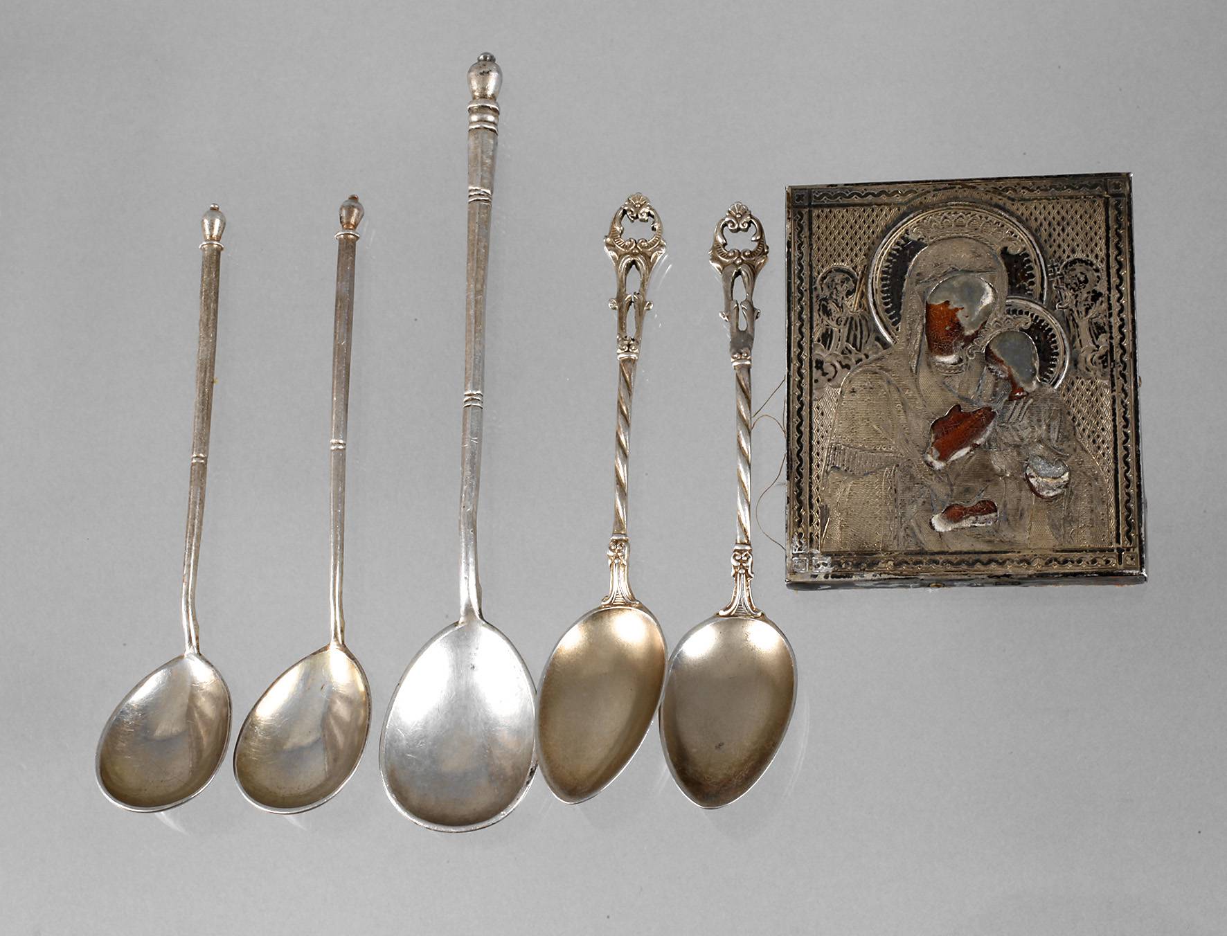 Russland kleine Reiseikone und Löffelchen