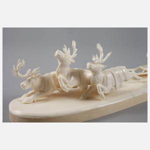 Figürliche Beinschnitzerei