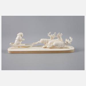 Figürliche Beinschnitzerei