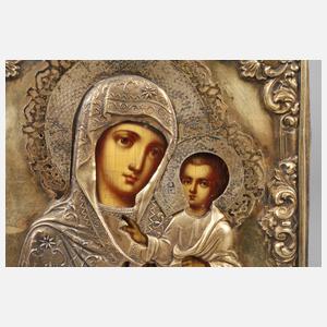 Marienikone im Oklad