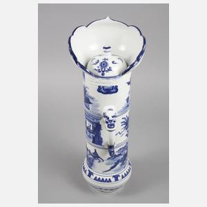 Milchkanne mit Deckel