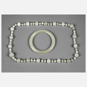 Zwei Teile Jadeschmuck