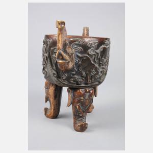 Prächtige Fußschale Elfenbein