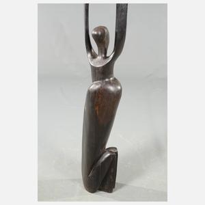 Große figürliche Schnitzerei