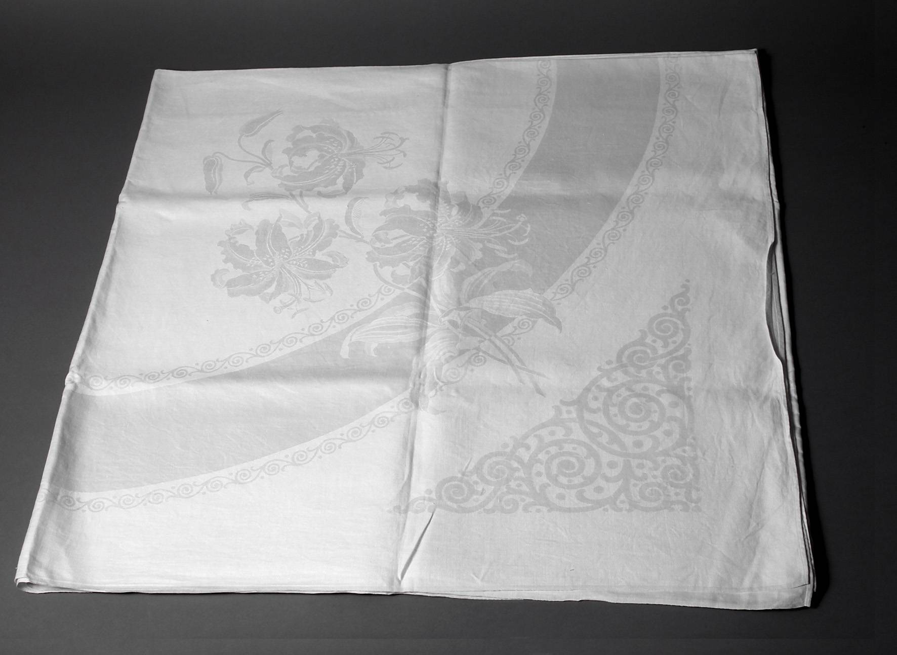 Prachttafeltuch Liliendekor