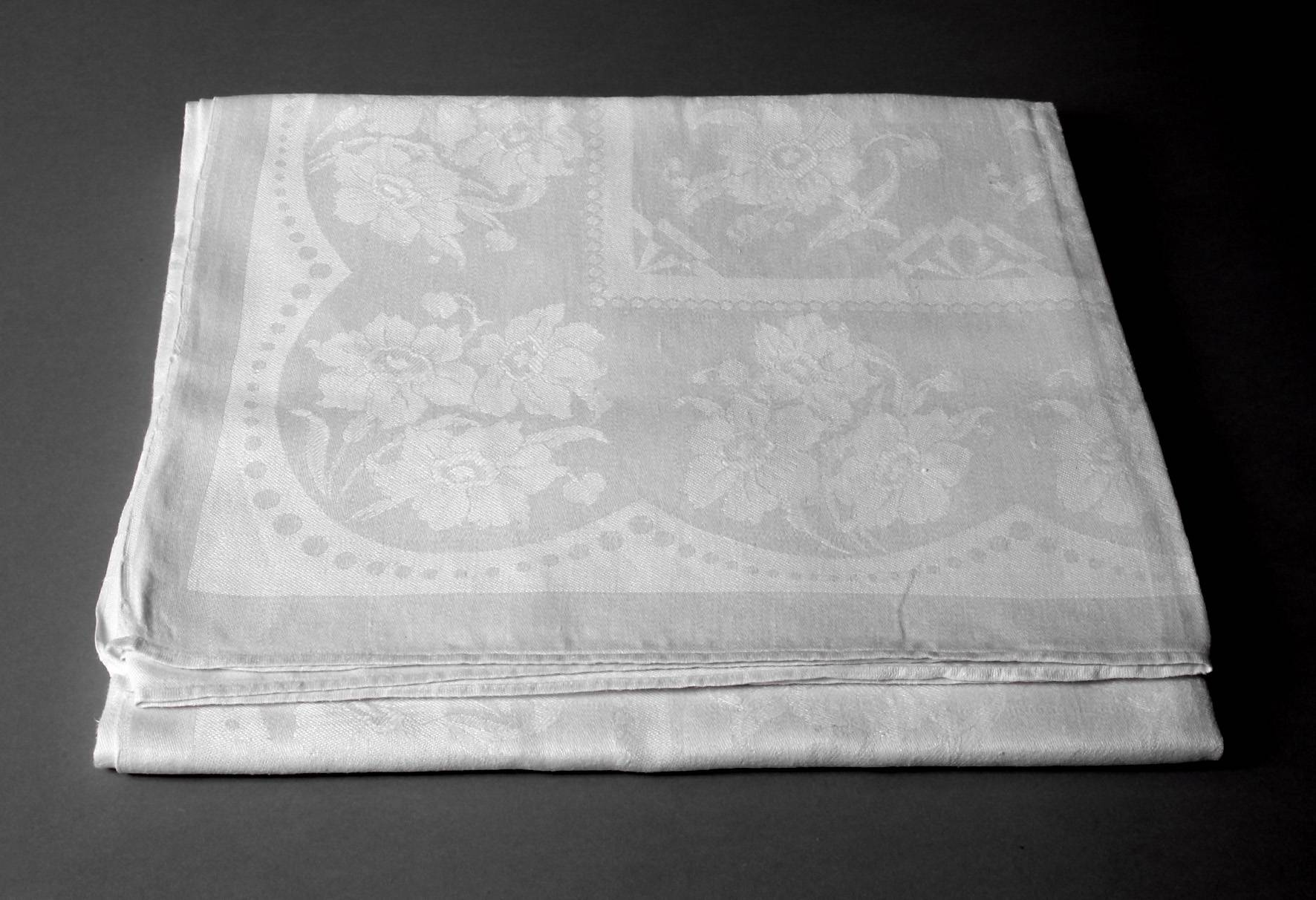 Tafeltuch Blütendekor