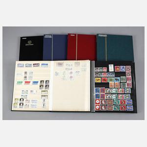 Sechs Briefmarkenalben Deutschland
