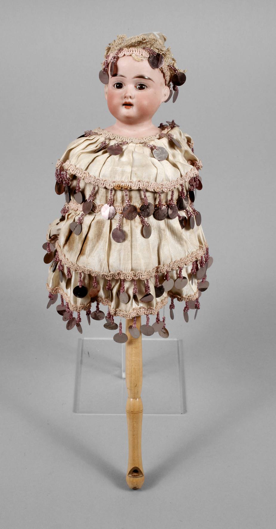 Armand Marseille Porzellankopfpuppe als Marotte