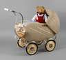 Puppenwagen mit Teddy
