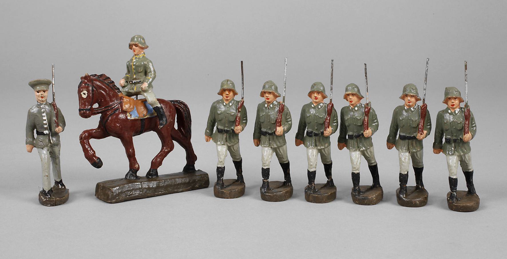 Konvolut Massesoldaten Parade