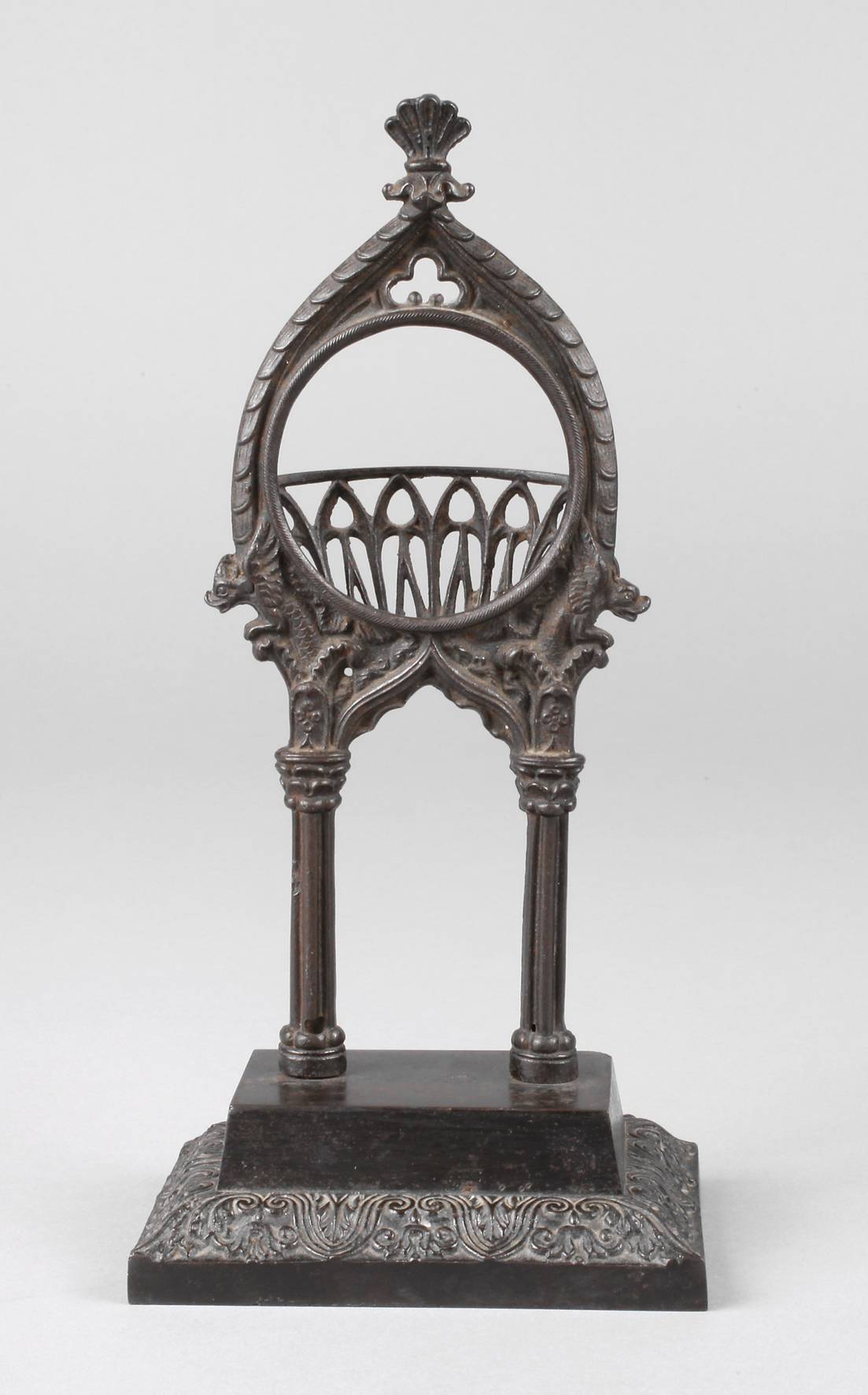 Uhrenständer Eisenguss