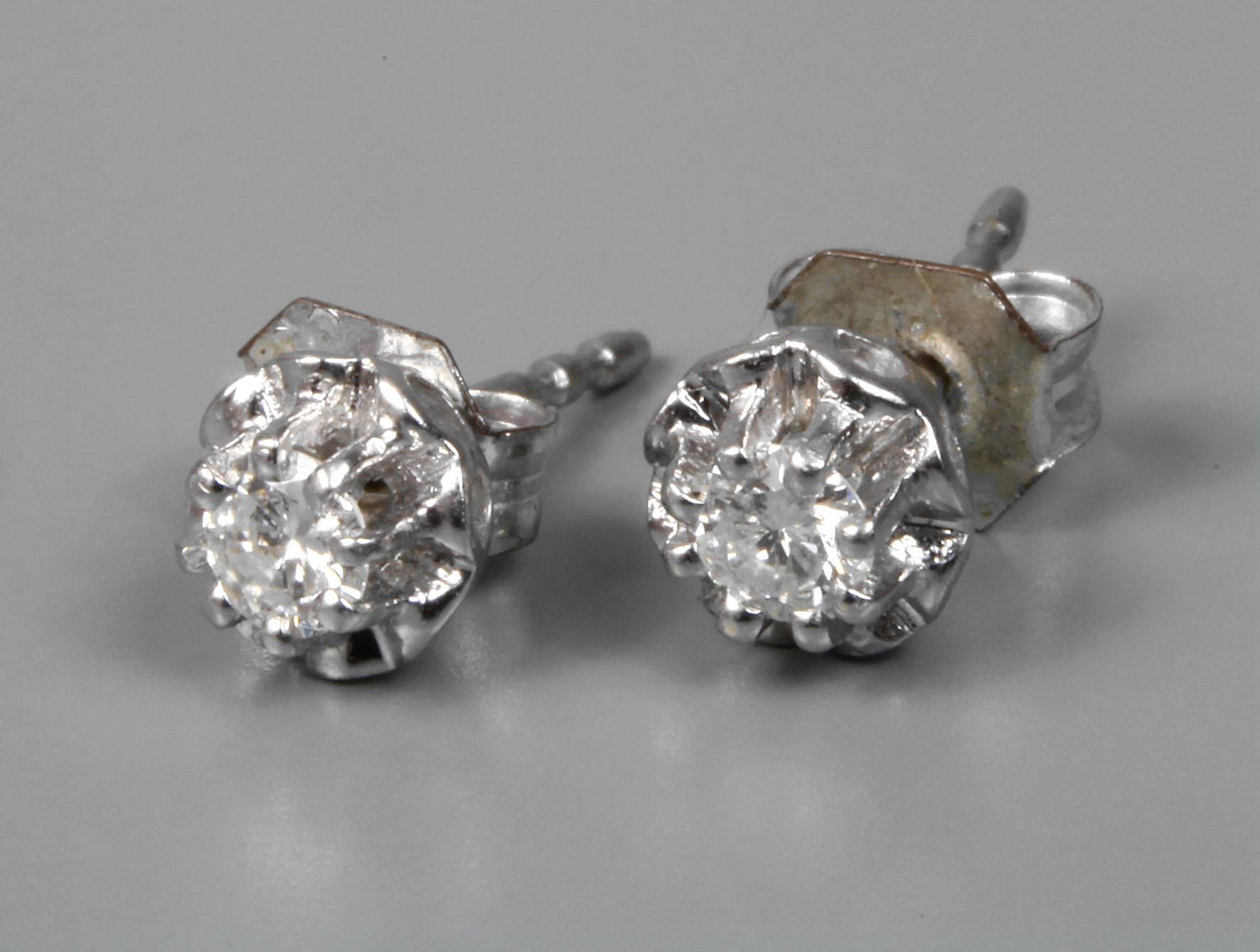 Paar Ohrstecker mit Brillanten