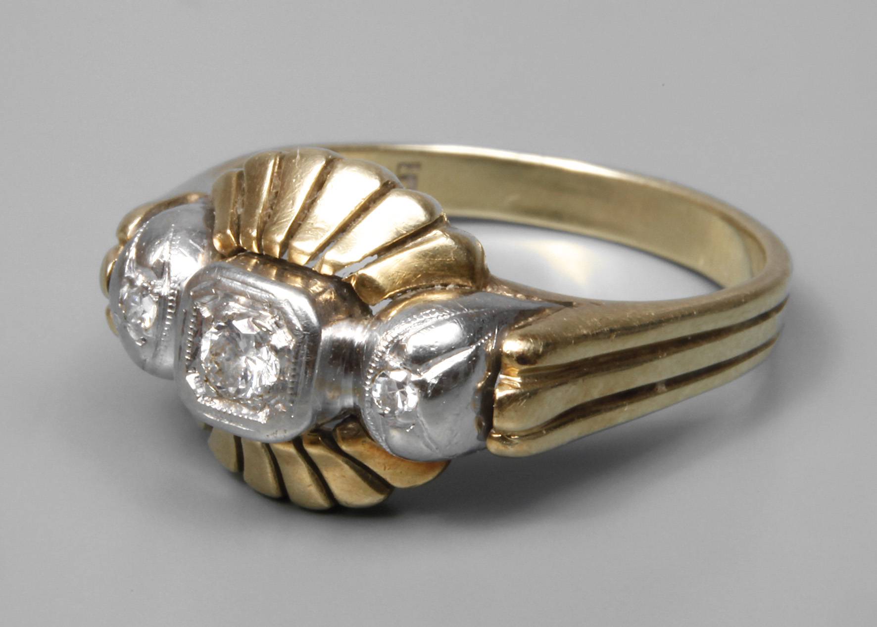 Damenring mit Brillanten