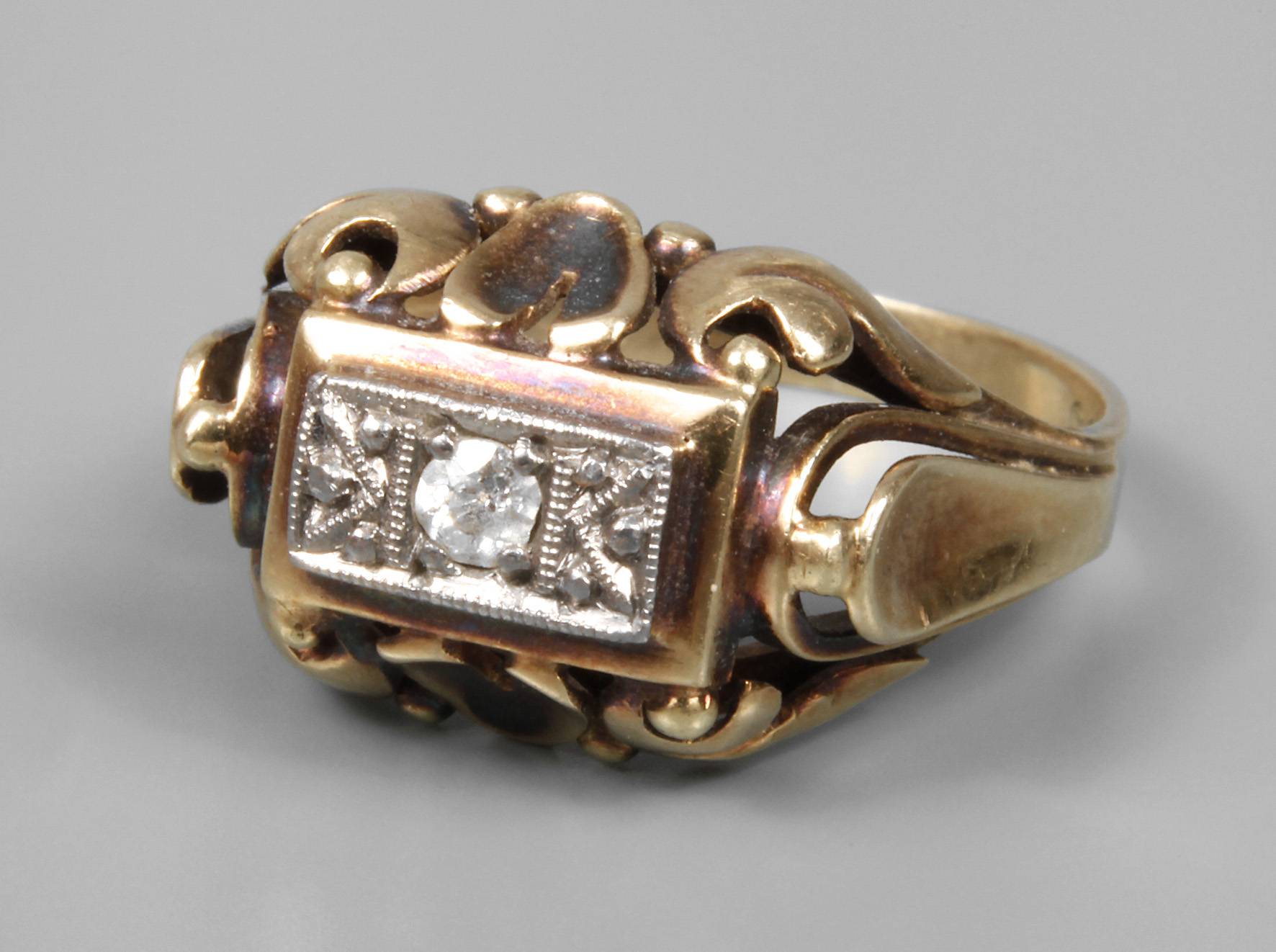 Damenring mit Diamant