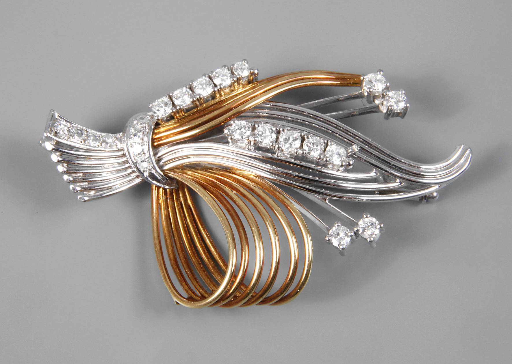 Brosche mit Brillanten