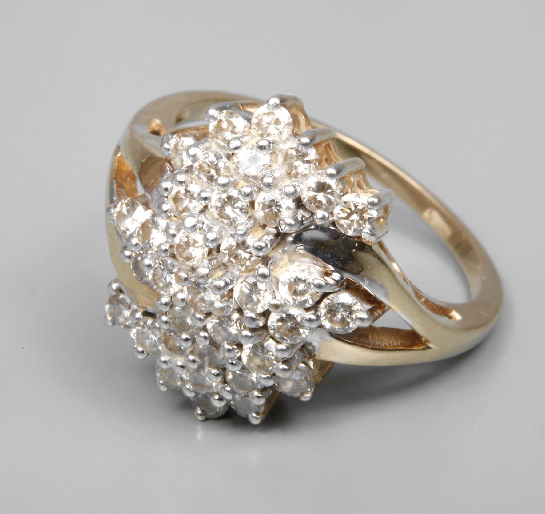 Damenring mit Brillanten