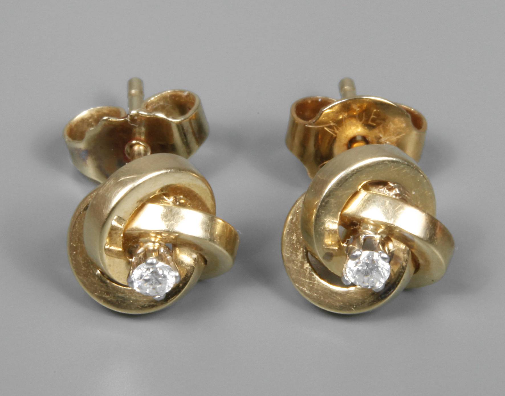 Paar Ohrstecker mit Brillanten