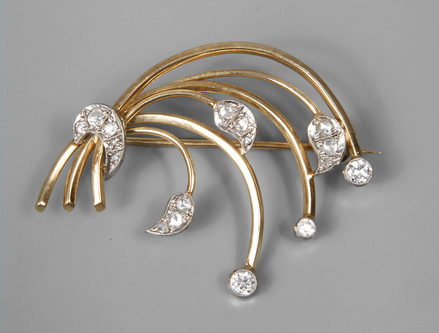 Brosche mit Diamantbesatz ca. 0,7 ct