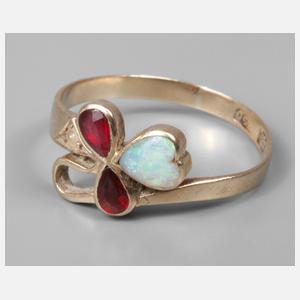 Damenring mit Rubinen und Edelopal